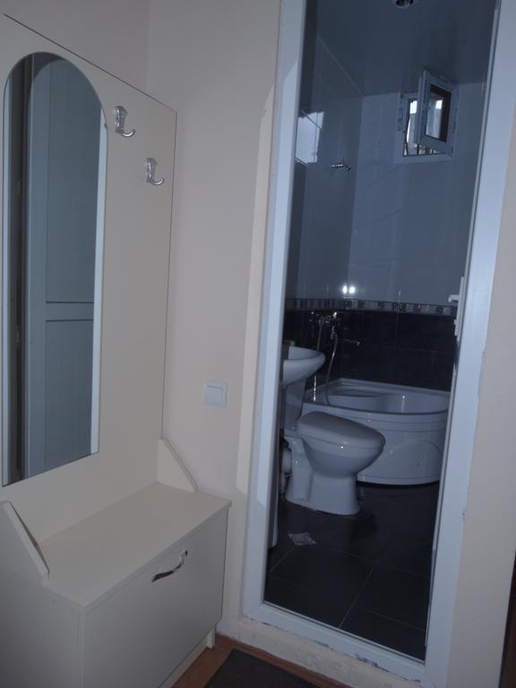 Gulnasi'S Guesthouse Batumi Kültér fotó