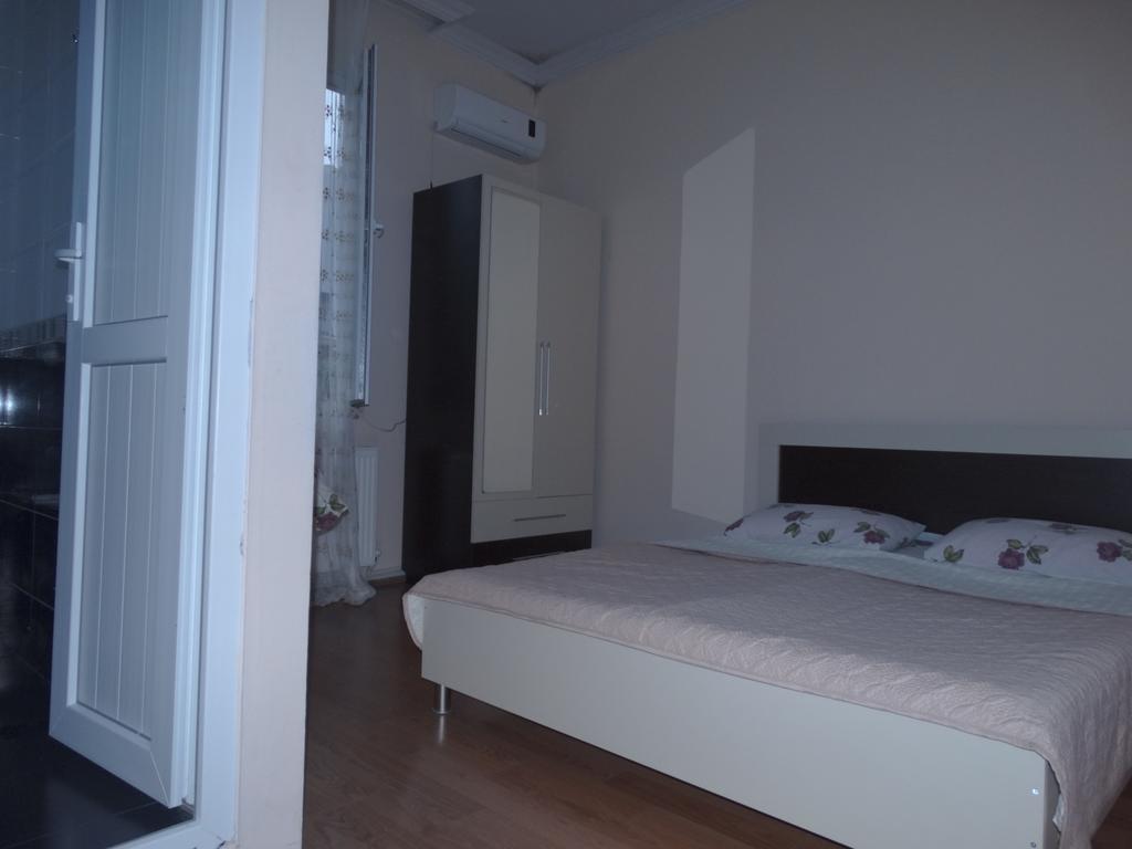 Gulnasi'S Guesthouse Batumi Kültér fotó
