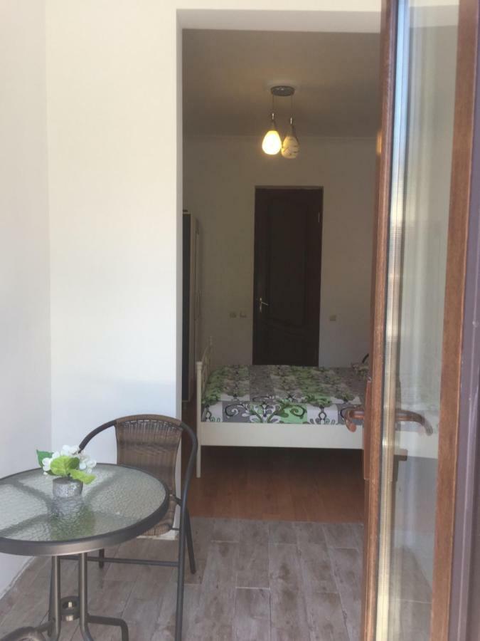 Gulnasi'S Guesthouse Batumi Kültér fotó