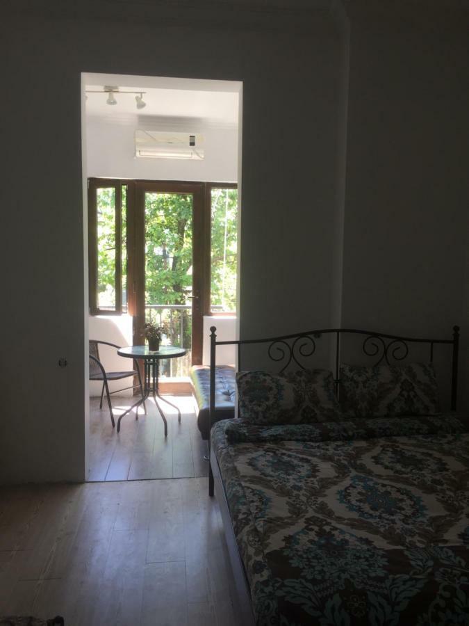 Gulnasi'S Guesthouse Batumi Kültér fotó