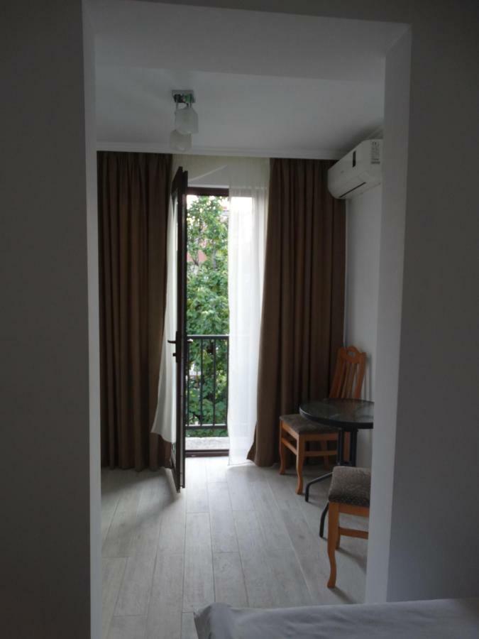 Gulnasi'S Guesthouse Batumi Kültér fotó