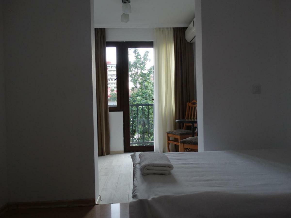 Gulnasi'S Guesthouse Batumi Kültér fotó