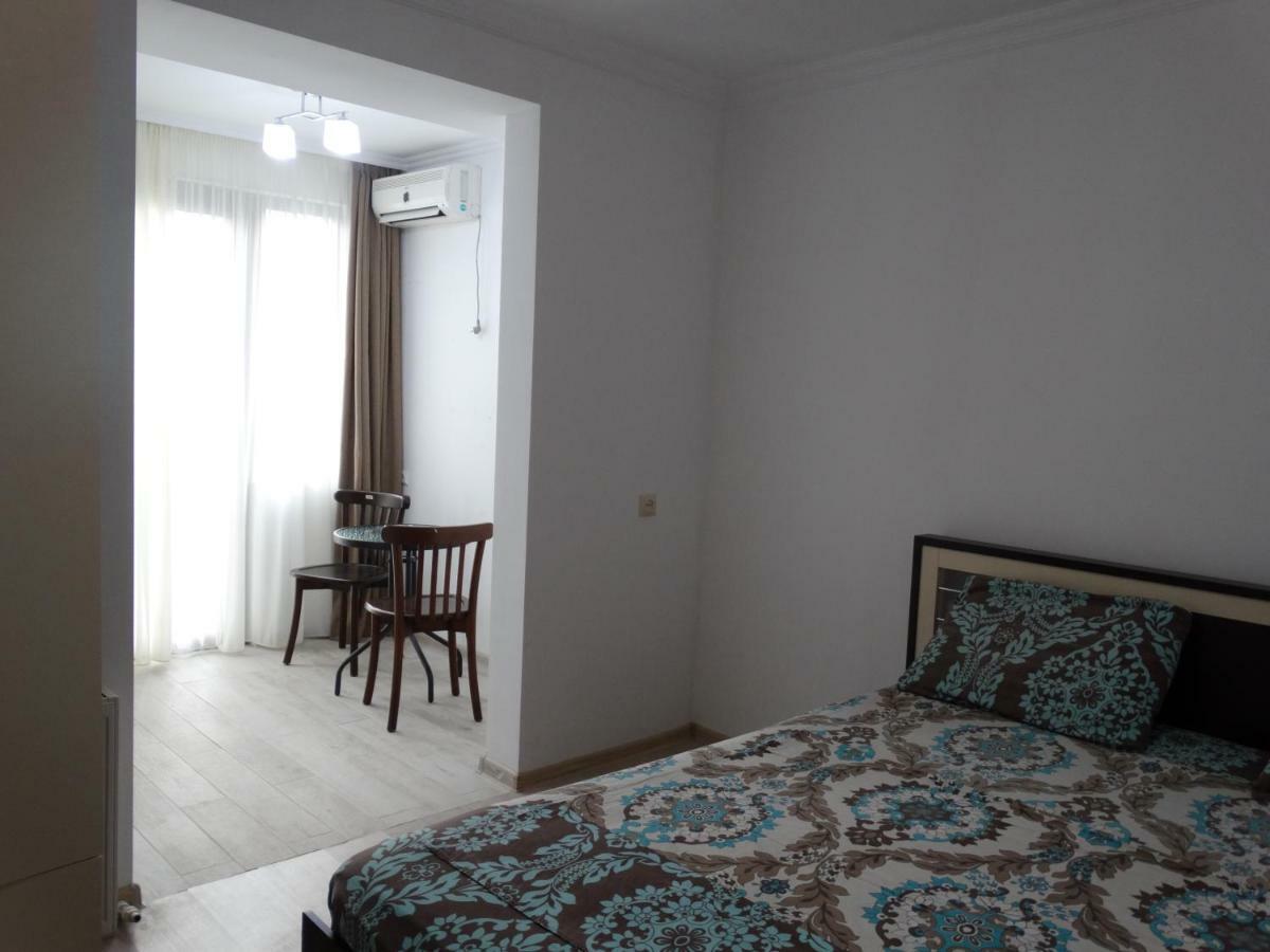 Gulnasi'S Guesthouse Batumi Kültér fotó