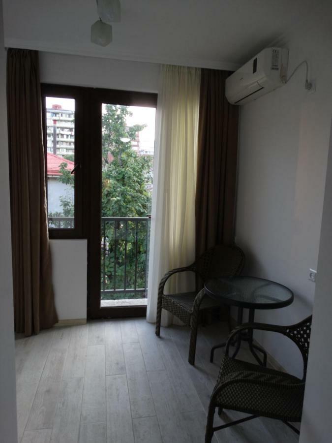 Gulnasi'S Guesthouse Batumi Kültér fotó